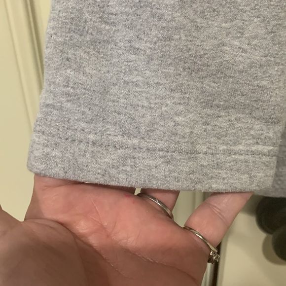 Hanes X-Large gray long sleeve sweatshirt - Picture 4 of 4